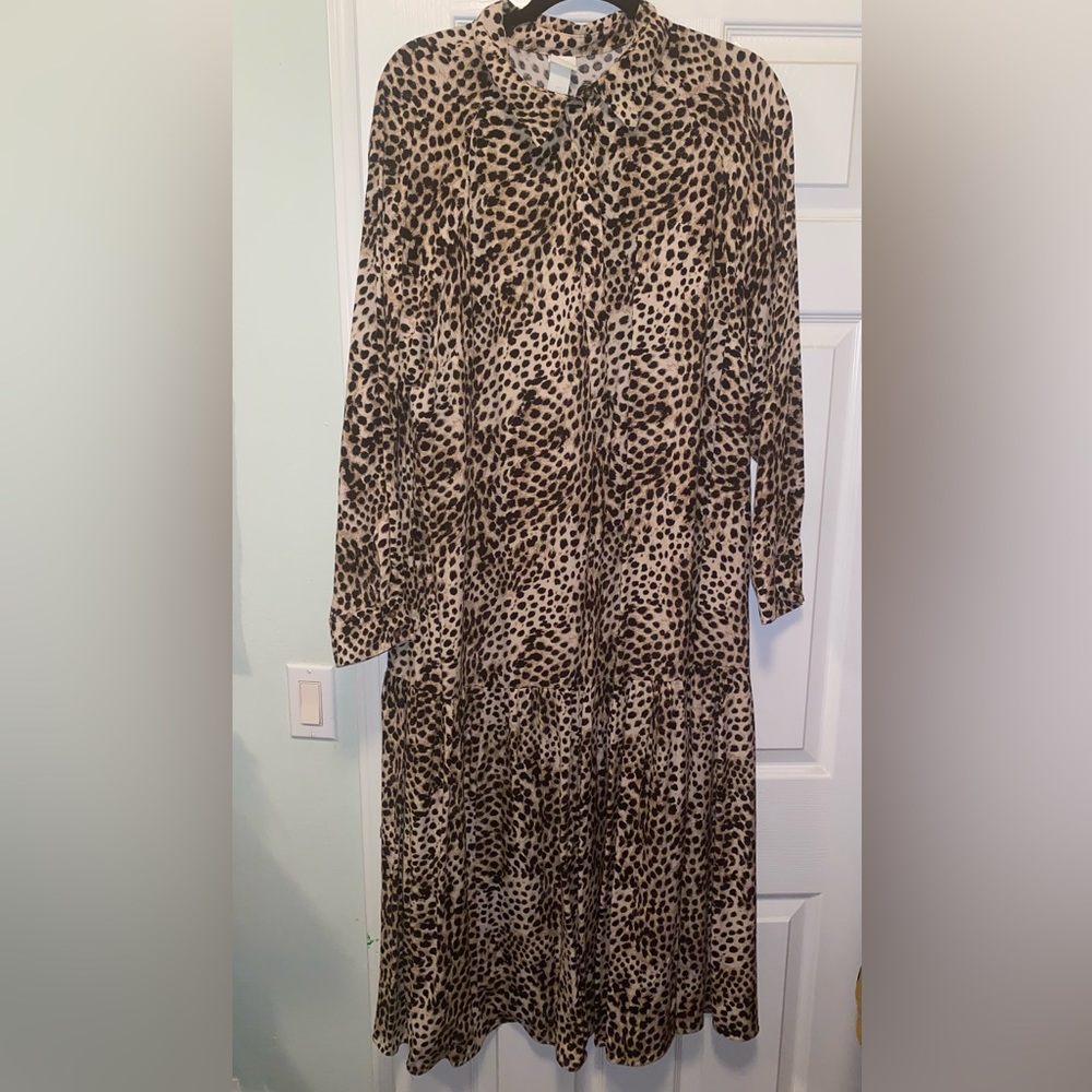 H&M Leopard print size large long sleeve dress